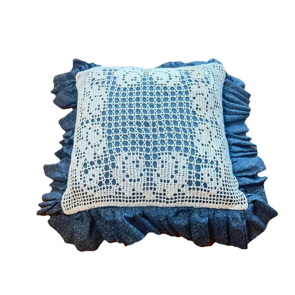 Vintage Handmade Crochet Ruffle Pillow Pair Blue‎ & Patchwork Country Cottage